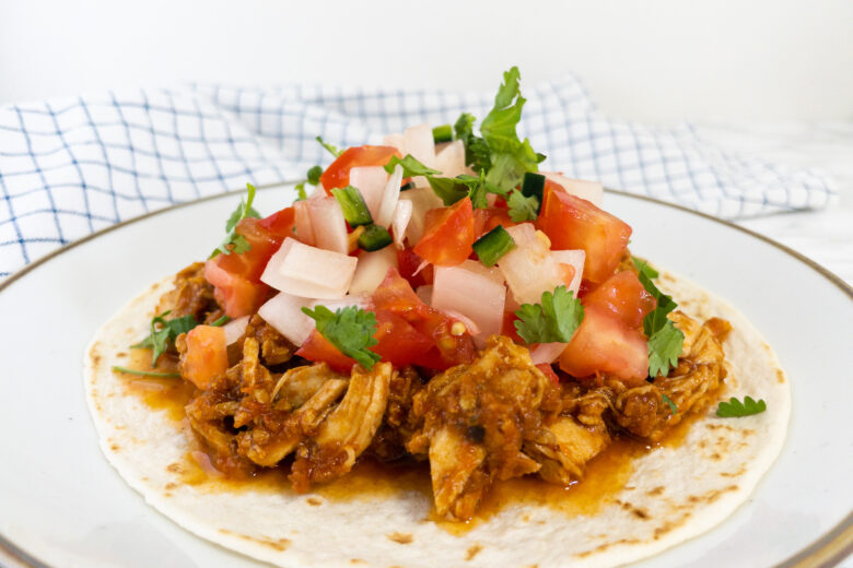 Mexicaans recept Ancho kip taco's met pico de gallo en koriander
