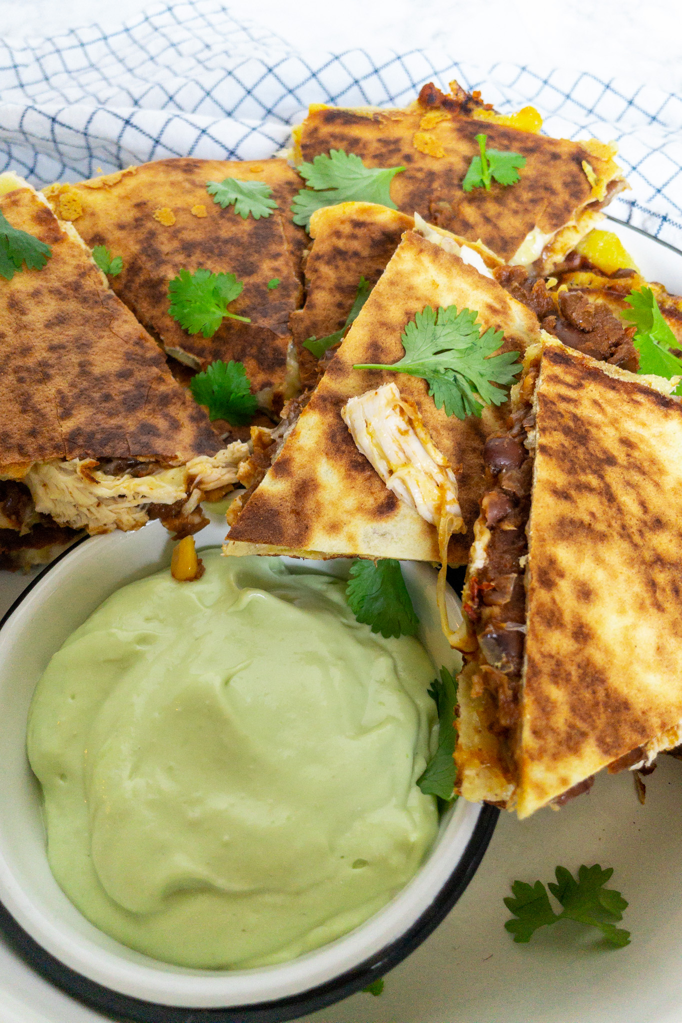 Quesadilla's met kip en chili